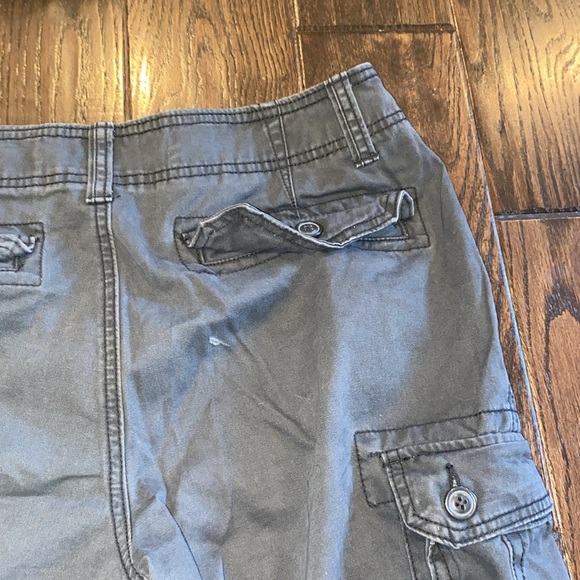 Old navy cargo shorts size 30 - Picture 7 of 7